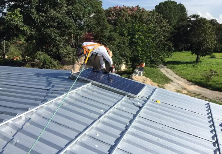 Jak dobrać magazyn energii 10 kW do instalacji fotowoltaicznej? Kluczowe parametry, opłacalność i najczęstsze błędy