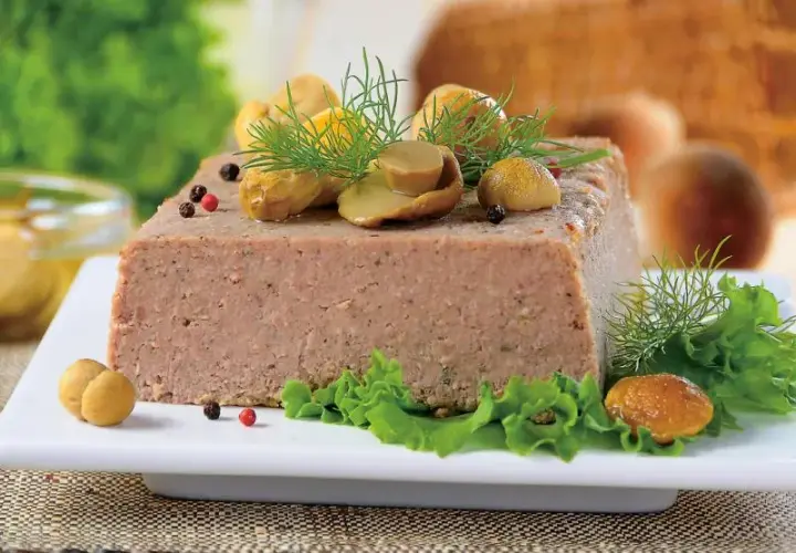 Domowy pasztet wieprzowy krok po kroku. Prosty przepis dla każdego