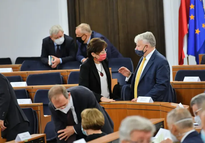 Dwie "Piątki Kaczyńskiego": Jak je rozróżnić? Pełne wyjaśnienie