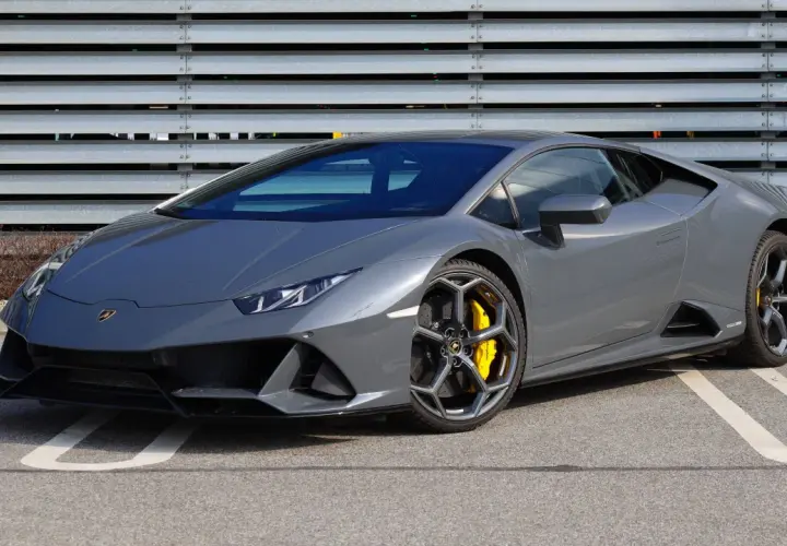Ile kosztuje wypożyczenie lamborghini na jeden dzień? Sprawdź ceny!