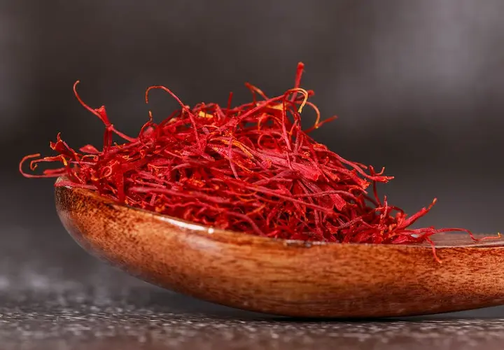  Ile kosztuje szafran w 2023 roku? Sprawdź aktualne ceny szafranu za gram i kilogram.