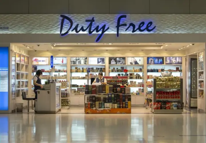 Co kupić na lotnisku w Dubaju: najtańsze zakupy w strefie bezcłowej