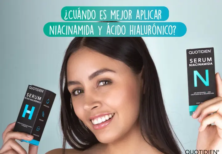 Una mujer sonríe mostrando dos serums: uno de ácido hialurónico y otro de niacinamida, para una piel radiante.