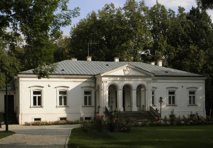 "Na dom w Czarnolesie": Odkryj sens fraszki Kochanowskiego