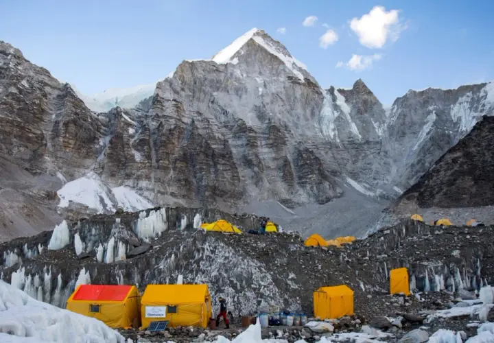 Mount Everest: 8848 m n.p.m. i tajemnice. Czy to naprawdę najwyższa góra?