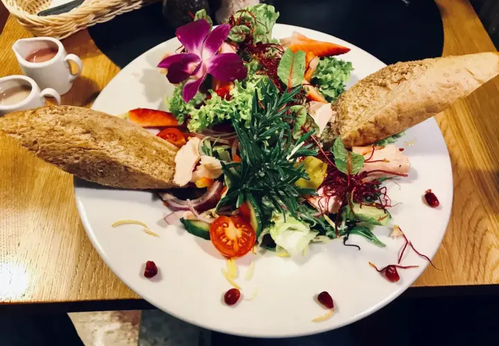 Gdzie zjeść w Jeleniej Górze? Odkryj najlepsze restauracje i smaki
