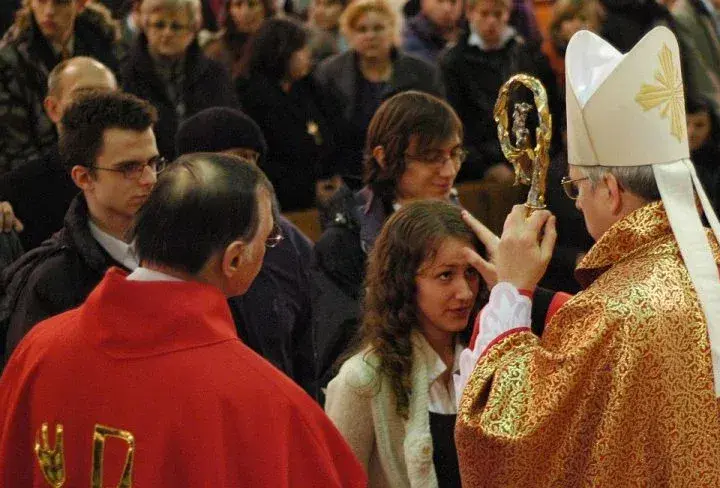 Ile trwa bierzmowanie? Poznaj czas trwania i ważne szczegóły ceremonii