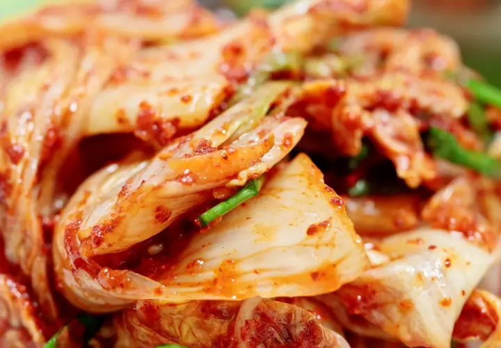 Kimchi: zepsute czy dojrzałe? Rozpoznaj i przechowuj mądrze.
