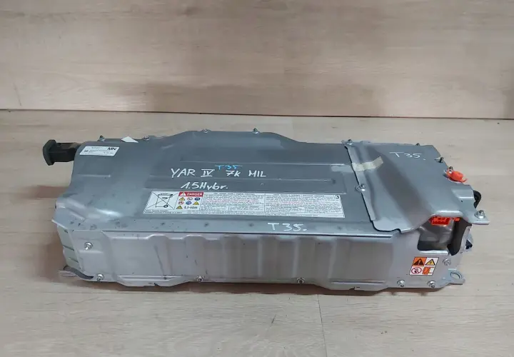 Bateria w hybrydzie Toyoty: Ile wytrzyma? Gwarancja do 10 lat!