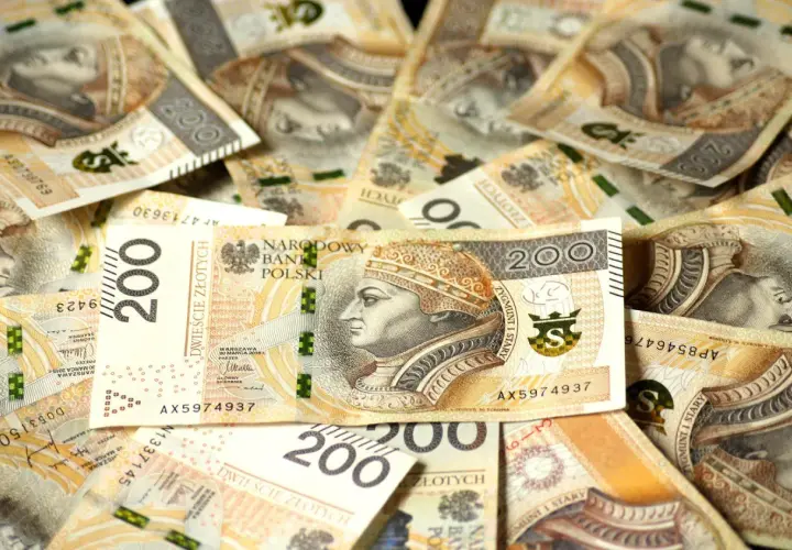 Sennik pieniądze i banknoty: Co oznacza gdy widzisz je we śnie