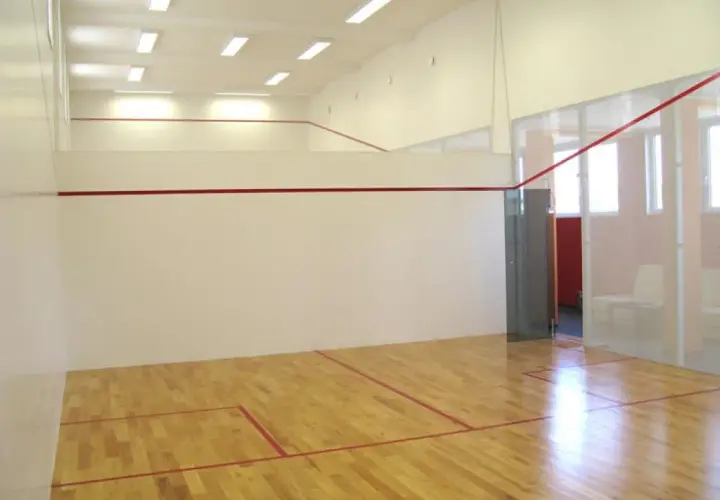 Gdzie zagrać w squash w Nowym Targu? Sprawdź najlepsze korty!