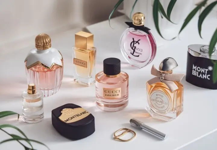 Gdzie kupić próbki perfum? Sprawdzone źródła i jak unikać podróbek