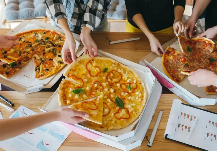 Jaką pizzę ma najmniej kalorii? Oto zdrowe opcje dla Ciebie