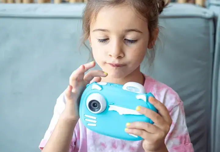Jaki aparat dla dziecka wybrać, aby rozwijać jego pasję do fotografii?