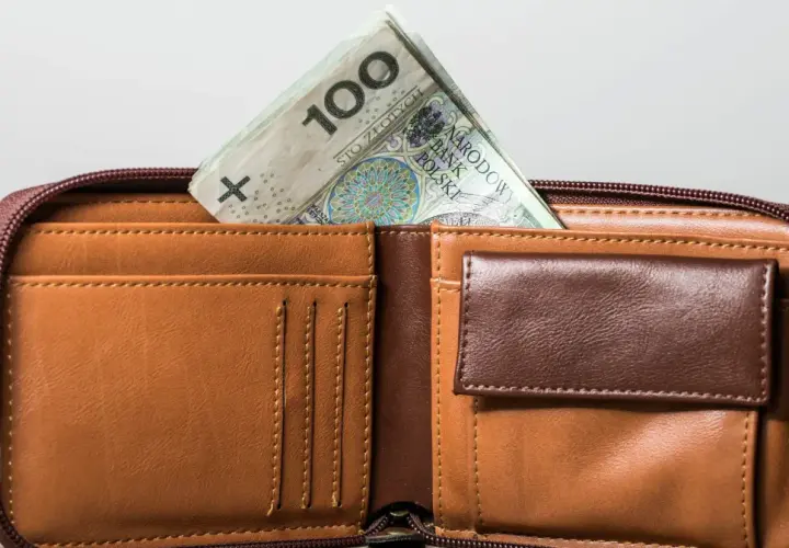 Czy zasiłek rehabilitacyjny wlicza się do emerytury? Sprawdź zasady