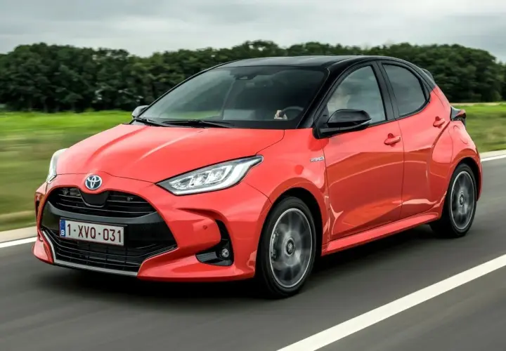 Toyota Yaris Hybrid: Czy warto kupić? Koszty, wady, zalety (2026)