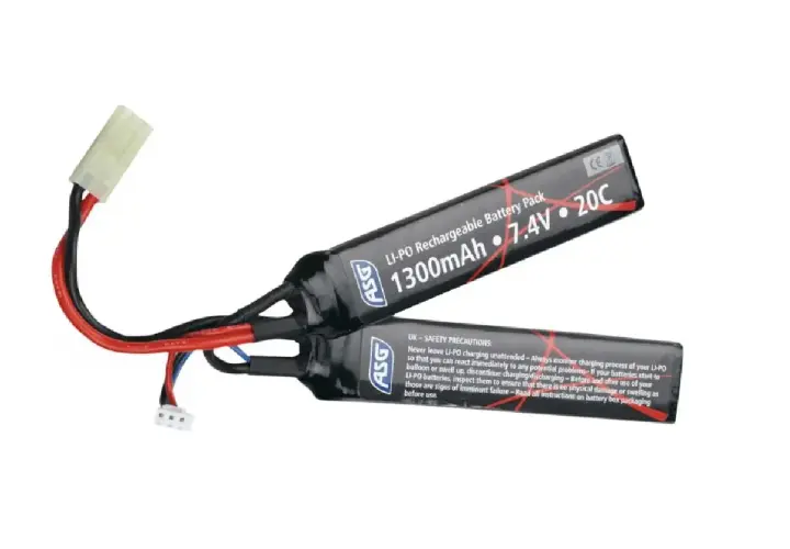 Dwie baterie do asg 7.4V 1300mAh z przewodami i wtyczkami.
