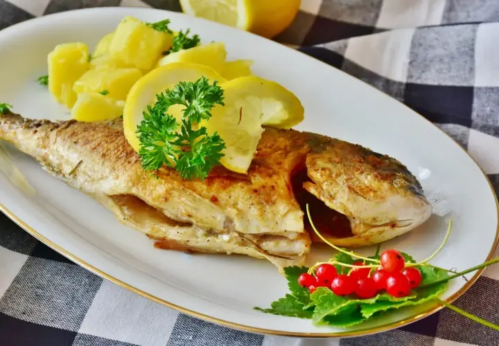 Ile piec rybę w piekarniku? Sprawdź idealny czas i temperaturę