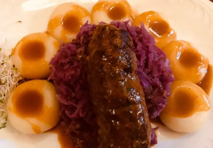 Rolada śląska: Gdzie zjeść prawdziwy smak Śląska? TOP restauracje!