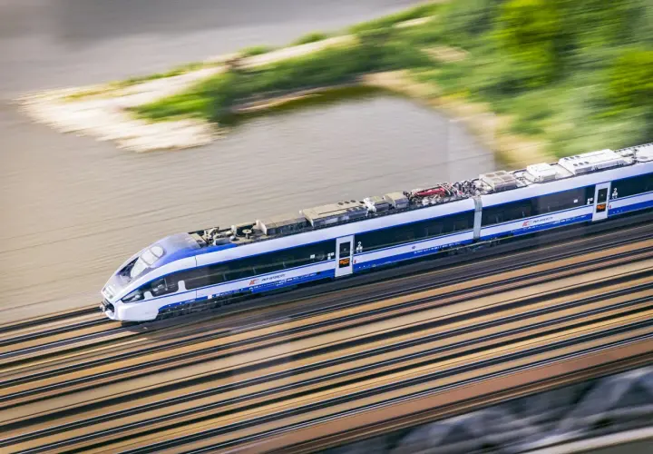 Ile procent stracisz przy zwrocie biletu PKP Intercity? Sprawdź teraz!