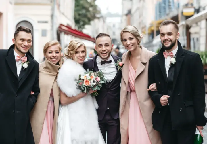Ślub cywilny: Jak się ubrać? Trendy, porady, inspiracje