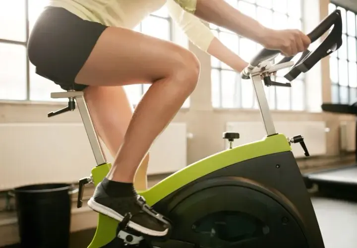 Ile kosztuje rower stacjonarny? Sprawdź ceny i modele, które warto kupić