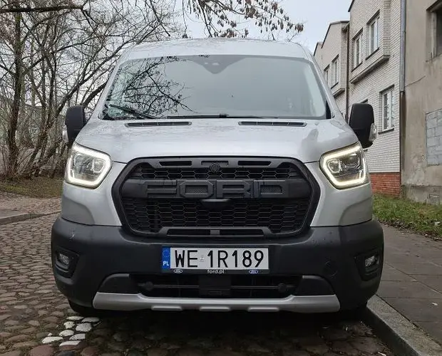 Ford Transit: Spalanie i Ekonomia Jazdy tego Dostawczaka