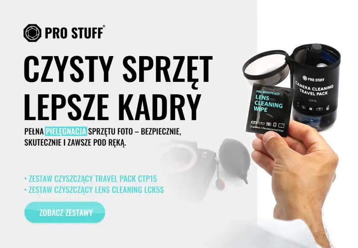 Dłoń trzyma chusteczkę do czyszczenia obiektywu. Zestaw PRO STUFF zapewnia czysty sprzęt i lepsze kadry.