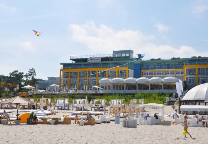 Hotel Bryza - ile ma lat i jak wpłynął na turystykę w Juracie?