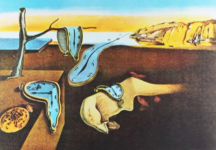 Paysage surréaliste de Salvador Dalí, avec des montres molles symbolisant la fluidité du temps.