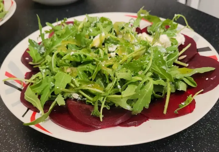Oryginalne carpaccio z buraka z rukolą? Nowe oblicze tego warzywa