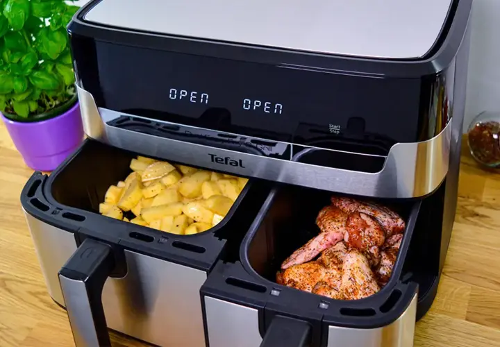Dwukomorowy Tefal z frytkami i kurczakiem, idealny do rankingu air fryer.