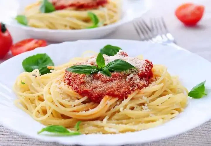 Odkryj tajemnice włoskiego przepisu na spaghetti bolognese w domu