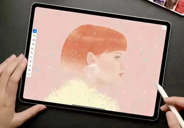 Tworzenie portretu kobiety z rudymi włosami w programie Adobe Fresco. Delikatne pociągnięcia pędzlem tworzą efekt akwareli.