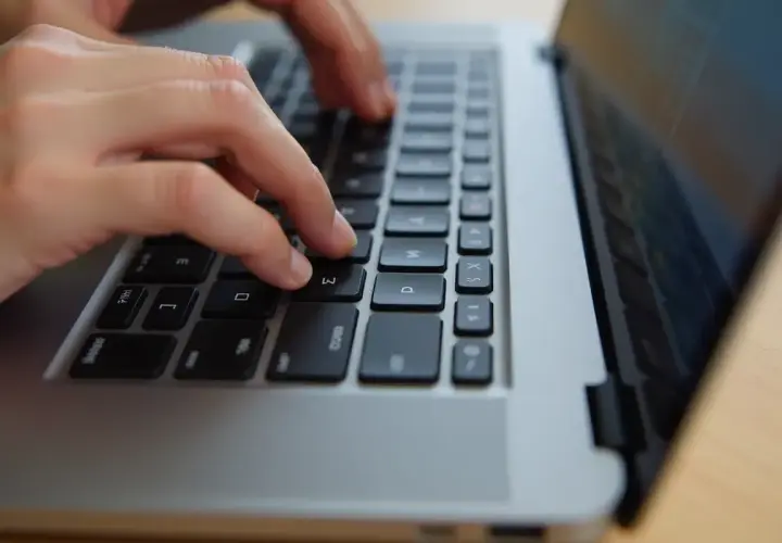 Zablokowana klawiatura Lenovo? Odblokuj ją! Szybkie i skuteczne metody