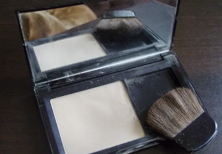 Puder Yves Rocher Zero Niedoskonałości: Matuje, ale czy dla każdego?