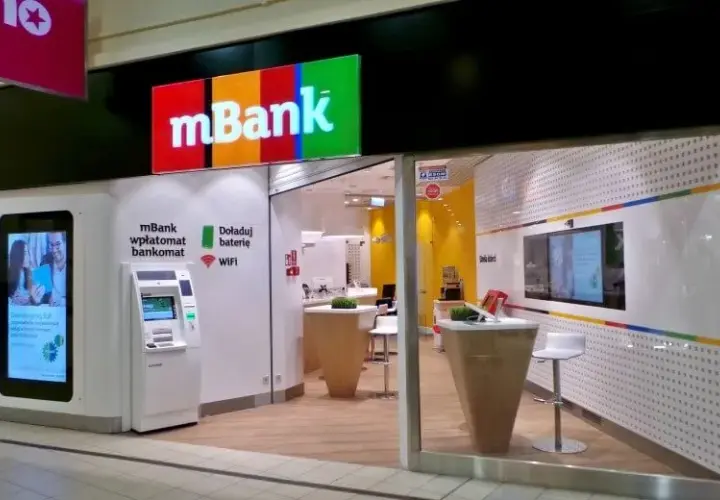 O której przychodzą przelewy mBank? Sprawdź, by uniknąć opóźnień