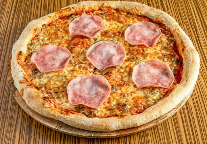 Ile osób najedzie się pizzą 30 cm? Odkryj idealne proporcje