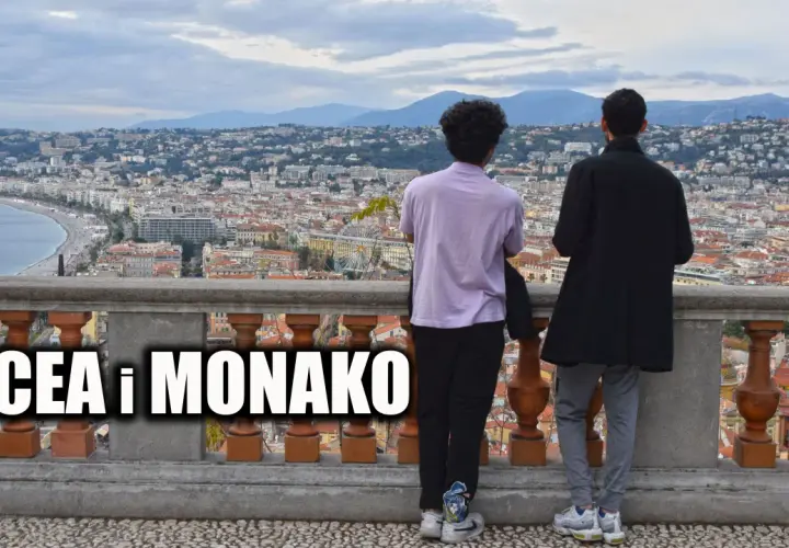 Dwóch przyjaciół podziwia panoramę Nicei i Monako z tarasu widokowego.