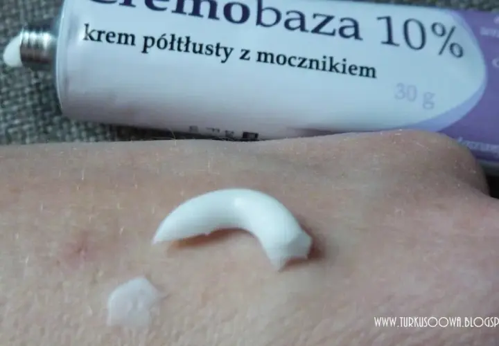 Cremobaza 10% na suchą, szorstką skórę. Krem półtłusty z mocznikiem nawilża i łagodzi podrażnienia.