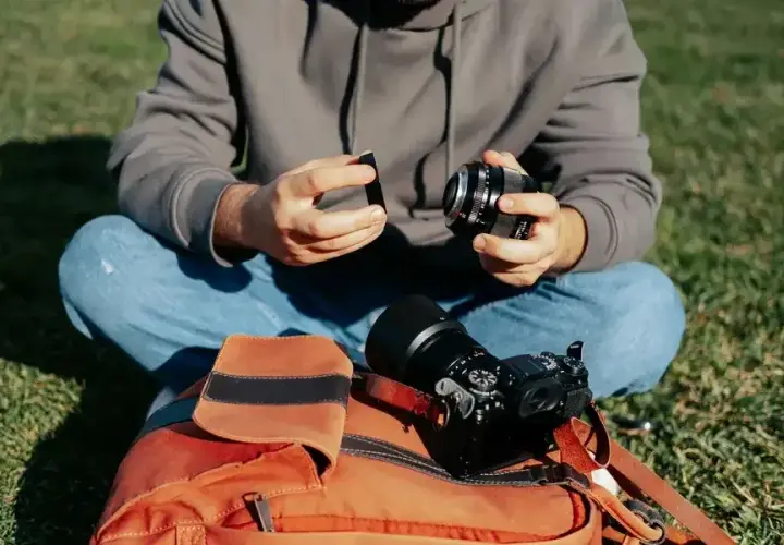 Jak zrobić ostre zdjęcia: proste techniki na wyraźne fotografie