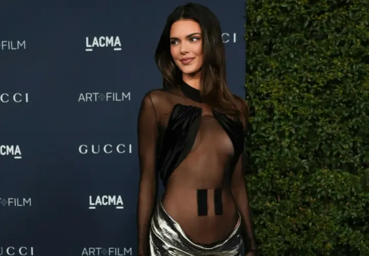 Kendall Jenner w prześwitującej kreacji na ściance LACMA. Ile lat ma Kendall Jenner?