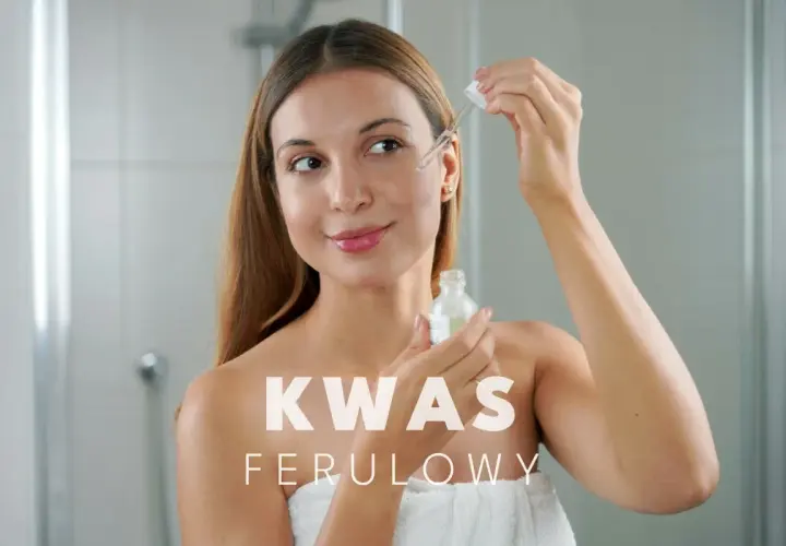 Kobieta aplikuje serum z kwasem ferulowym na twarz. Skóra promienieje zdrowiem.