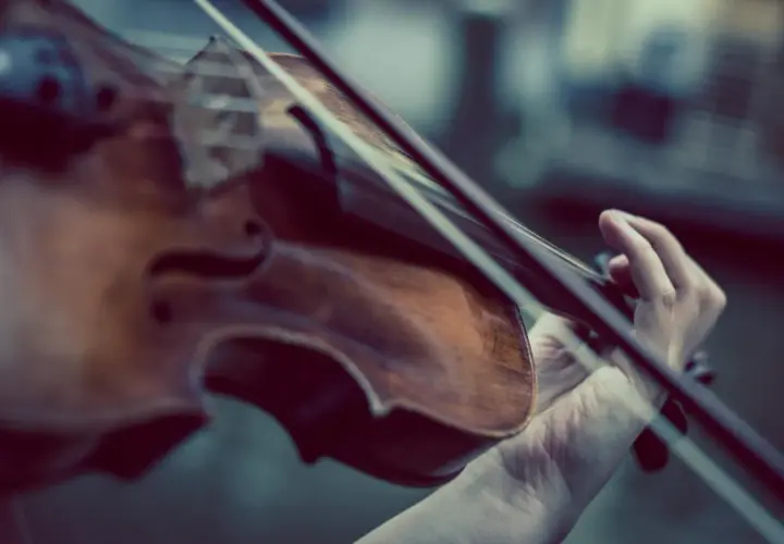 Fascynujące dźwięki skrzypiec: poznaj wszystkie techniki i brzmienia