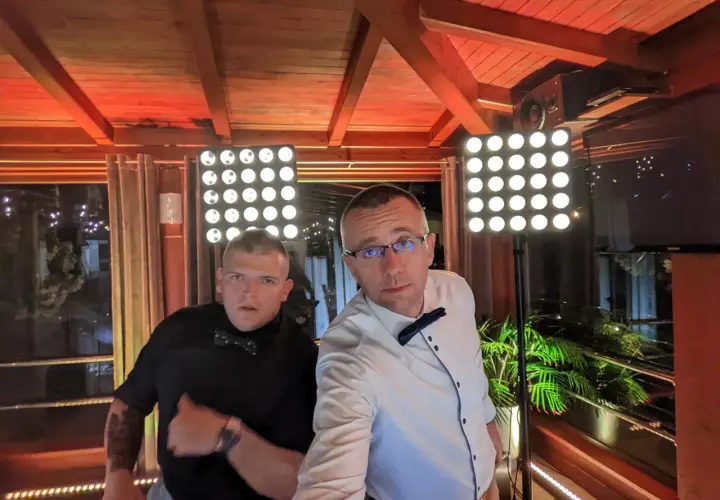 Ile kosztuje DJ na studniówkę - ceny i porady, które musisz poznać