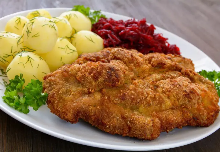 Jaka mąka do schabowych? Najlepsza mąka, by uniknąć klęski w panierce