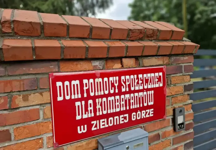 DPS dla kombatanta: Jak uzyskać miejsce i zwolnienie z opłat?