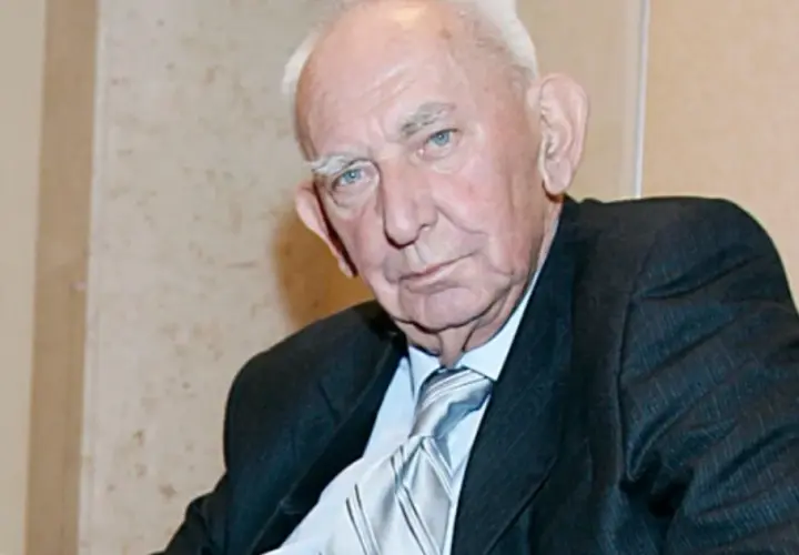Gustaw Holoubek aktor: jego życie, osiągnięcia i niezapomniane role