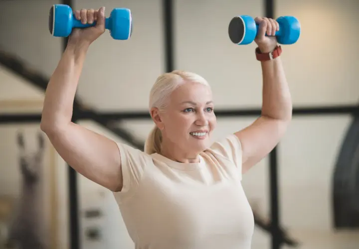 Trening siłowy odchudza? Poznaj sekrety trwałej utraty tłuszczu!