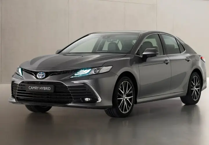 Ile pali Camry Hybrid? Pełna analiza spalania i realne oszczędności.